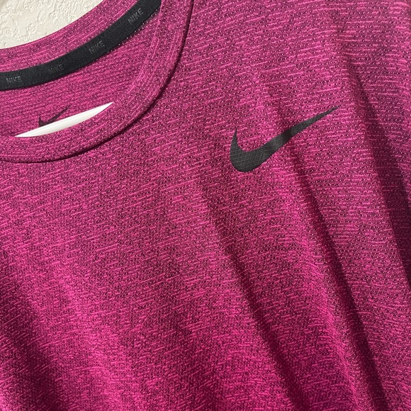Nike Men's Burgundy Short Sleeve Tee - Picture 2 of 4